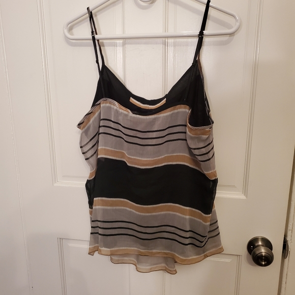 🛍 Striped Tank Top 🛍 - Picture 2 of 3
